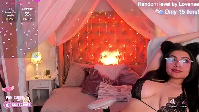 Ellie Jhonson   online show from 03.08.25