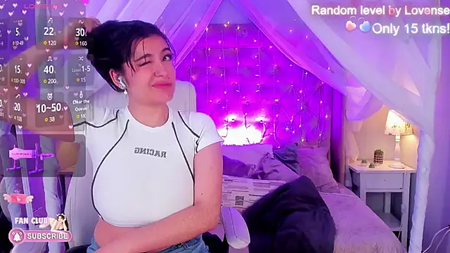 Ellie Jhonson   online show from 03.18.25