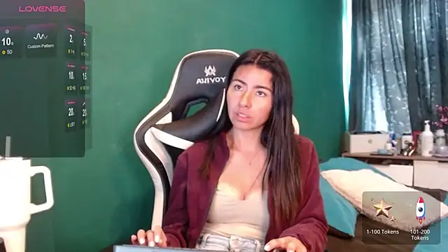 Snapshot of alice_middlee chatting on 02.24.26 alice middlee online show from 02.24.26