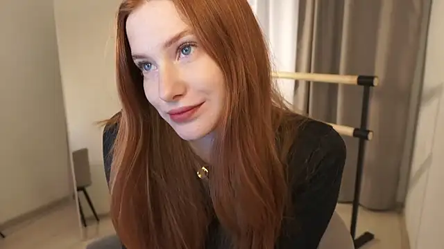 FiaMoor online show from 11.25.25