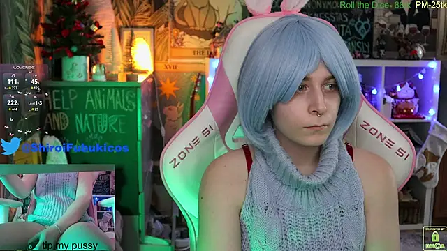 Snapshot of ShiroiFubuki chatting on 12.15.24 ShiroiFubuki online show from 12.15.24