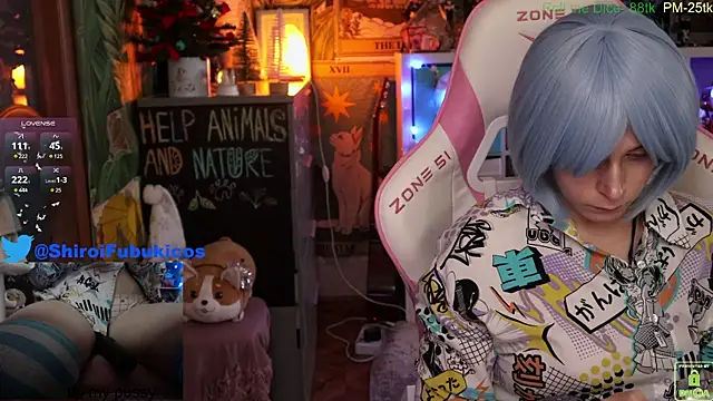 Snapshot of ShiroiFubuki chatting on 12.16.24 ShiroiFubuki online show from 12.16.24