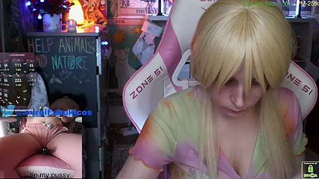 Snapshot of ShiroiFubuki chatting on 12.22.24 ShiroiFubuki online show from 12.22.24