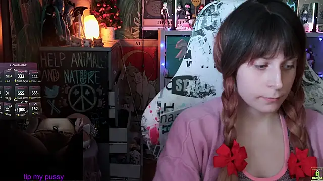 Snapshot of ShiroiFubuki chatting on 03.22.25 ShiroiFubuki online show from 03.22.25