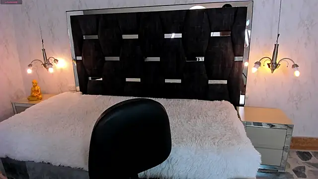 Jiggly   online show from 04.08.26