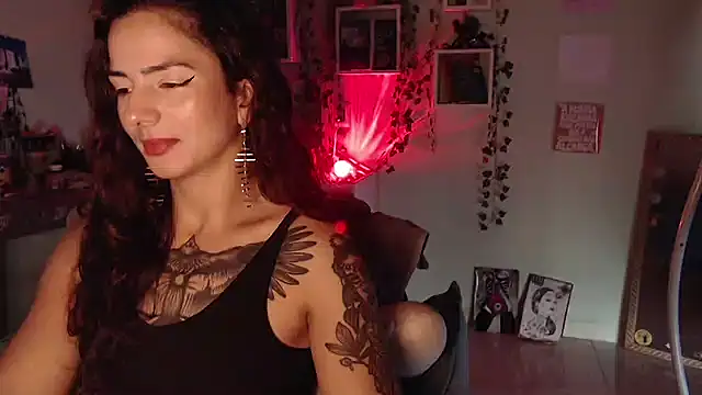 Snapshot of BeellyDance chatting on 02.19.26 BeellyDance online show from 02.19.26