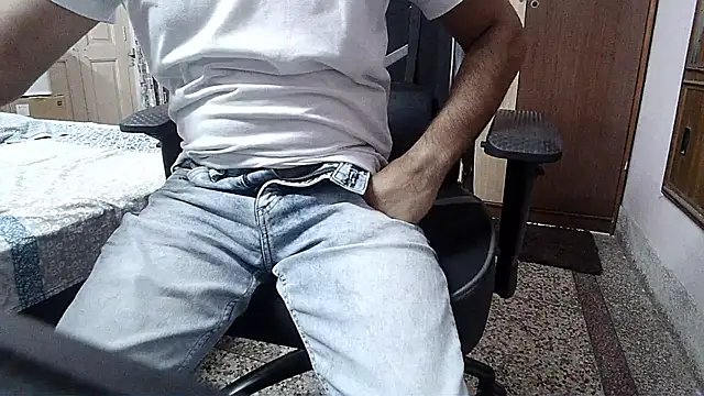 Snapshot of insanefreak69 chatting on 02.08.25 insanefreak69 online show from 02.08.25