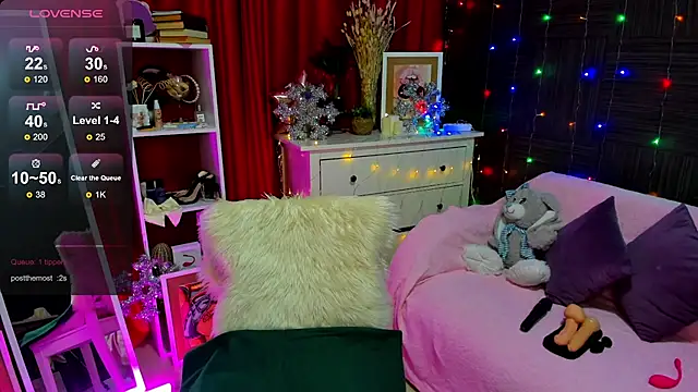 Snapshot of Queen_baby chatting on 12.15.24 Queen baby online show from 12.15.24