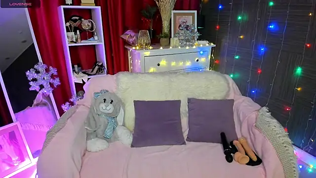 Snapshot of Queen_baby chatting on 12.28.24 Queen baby online show from 12.28.24