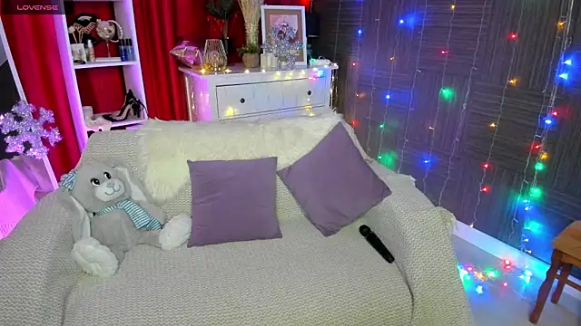 Snapshot of Queen_baby chatting on 12.31.24 Queen baby online show from 12.31.24