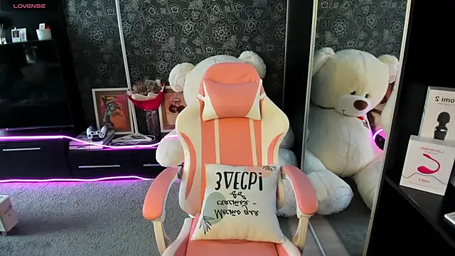 Snapshot of Queen_baby chatting on 09.14.25 Queen baby online show from 09.14.25