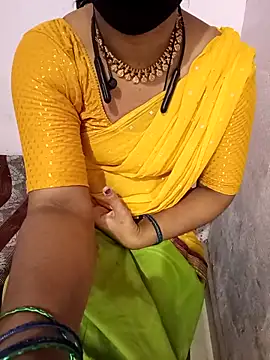 Snapshot of Mallu-Gayathri_Arun chatting on 09.12.25 Mallu-Gayathri Arun online show from 09.12.25