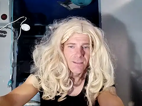 Snapshot of jtru304 chatting on 11.22.25 jtru304 online show from 11.22.25