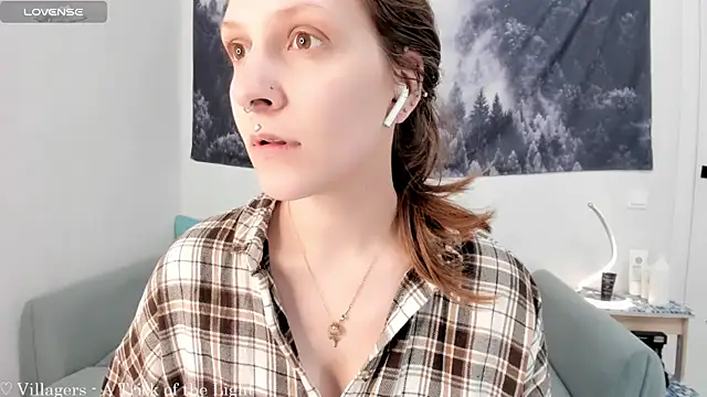 Snapshot of SolarAlice chatting on 03.15.25 SolarAlice online show from 03.15.25