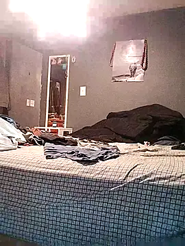 Snapshot of hottestcouplevaa chatting on 12.13.25 hottestcouplevaa online show from 12.13.25