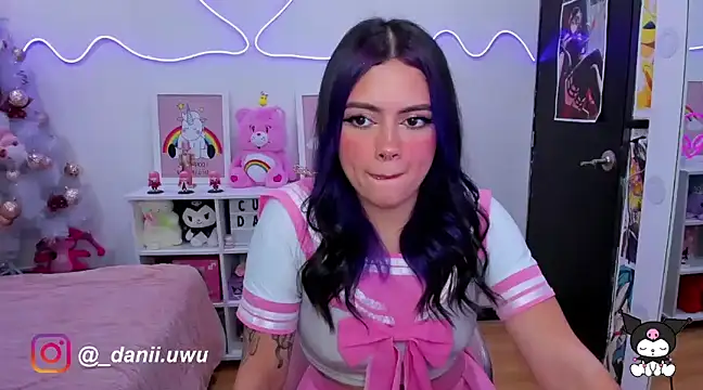 Snapshot of CuteDani_ chatting on 12.09.24 CuteDani online show from 12.09.24