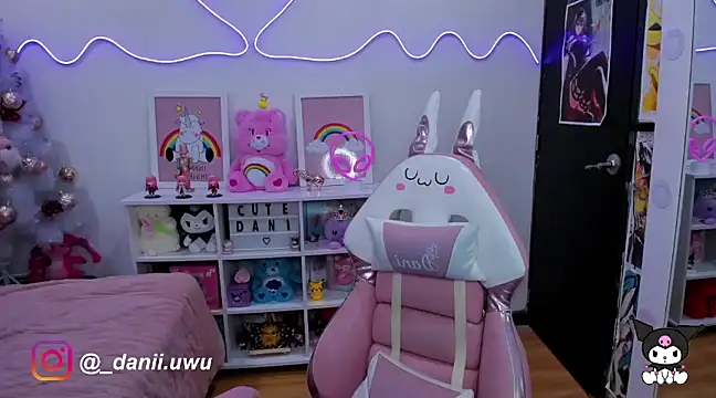 Snapshot of CuteDani_ chatting on 12.09.24 CuteDani online show from 12.09.24