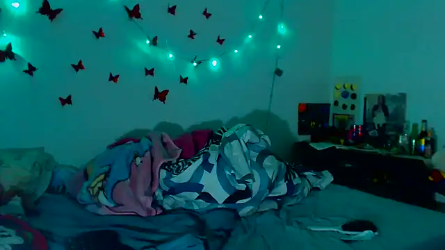 Snapshot of AmaraRoberts420 chatting on 12.18.24 AmaraRoberts420 online show from 12.18.24