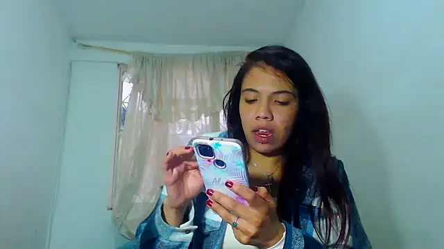 Snapshot of AmaraRoberts420 chatting on 01.06.25 AmaraRoberts420 online show from 01.06.25