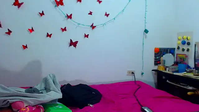 Snapshot of AmaraRoberts420 chatting on 01.08.25 AmaraRoberts420 online show from 01.08.25