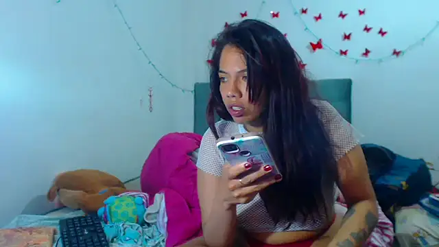 Snapshot of AmaraRoberts420 chatting on 01.18.25 AmaraRoberts420 online show from 01.18.25