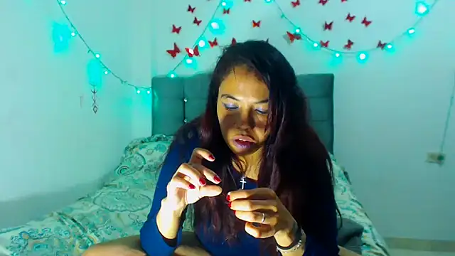 Snapshot of AmaraRoberts420 chatting on 01.20.25 AmaraRoberts420 online show from 01.20.25