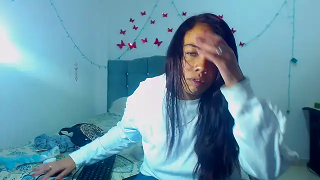 Snapshot of AmaraRoberts420 chatting on 01.21.25 AmaraRoberts420 online show from 01.21.25