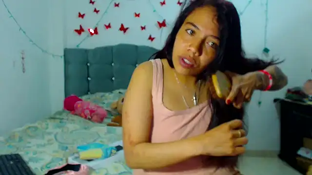 Snapshot of AmaraRoberts420 chatting on 01.22.25 AmaraRoberts420 online show from 01.22.25