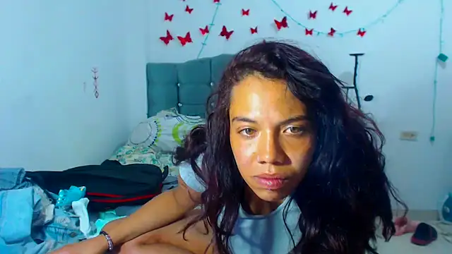 Snapshot of AmaraRoberts420 chatting on 02.21.25 AmaraRoberts420 online show from 02.21.25