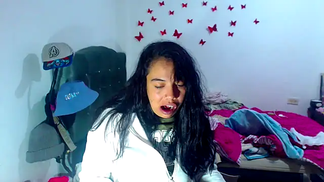 Snapshot of AmaraRoberts420 chatting on 09.13.25 AmaraRoberts420 online show from 09.13.25