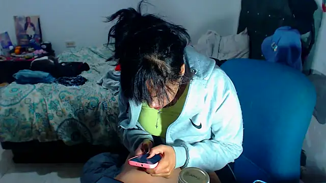 Snapshot of AmaraRoberts420 chatting on 09.27.25 AmaraRoberts420 online show from 09.27.25