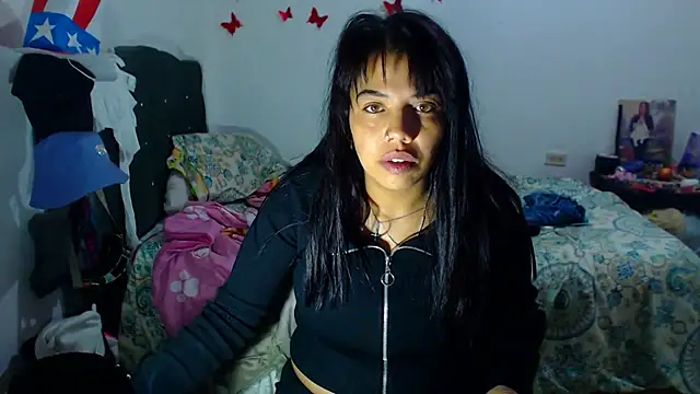 Snapshot of AmaraRoberts420 chatting on 10.02.25 AmaraRoberts420 online show from 10.02.25