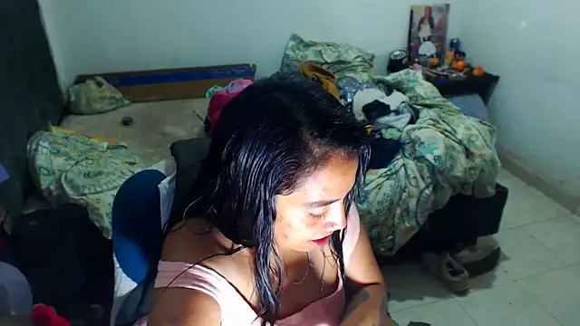 Snapshot of AmaraRoberts420 chatting on 10.25.25 AmaraRoberts420 online show from 10.25.25