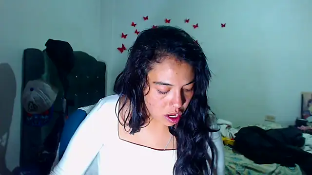 Snapshot of AmaraRoberts420 chatting on 12.05.25 AmaraRoberts420 online show from 12.05.25