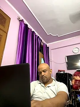 Dick 6inches online show from 11.06.25