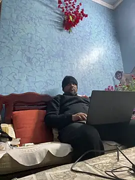 Dick 6inches online show from 12.15.25