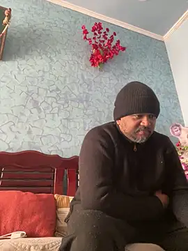 Snapshot of Dick_6inches chatting on 12.18.25 Dick 6inches online show from 12.18.25