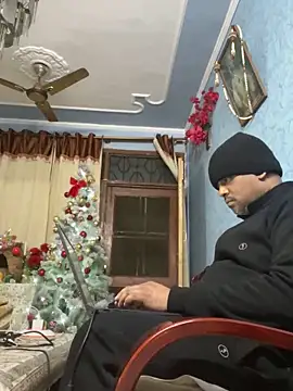 Snapshot of Dick_6inches chatting on 12.21.25 Dick 6inches online show from 12.21.25