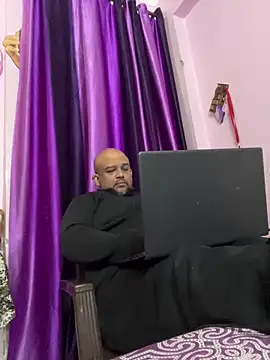 Snapshot of Dick_6inches chatting on 02.13.26 Dick 6inches online show from 02.13.26