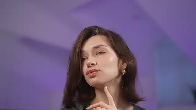 Snapshot of VivianLy_ chatting on 01.09.25 VivianLy  online show from 01.09.25