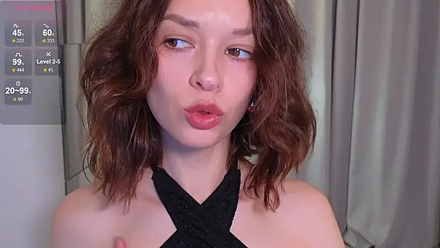 Snapshot of VivianLy_ chatting on 01.23.25 VivianLy  online show from 01.23.25