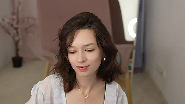 Snapshot of VivianLy_ chatting on 01.26.25 VivianLy  online show from 01.26.25