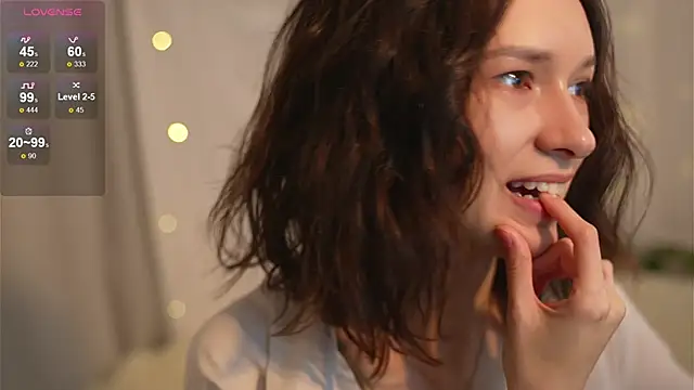 Snapshot of VivianLy_ chatting on 01.30.25 VivianLy  online show from 01.30.25