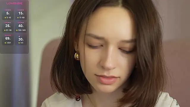 Snapshot of VivianLy_ chatting on 02.07.25 VivianLy  online show from 02.07.25