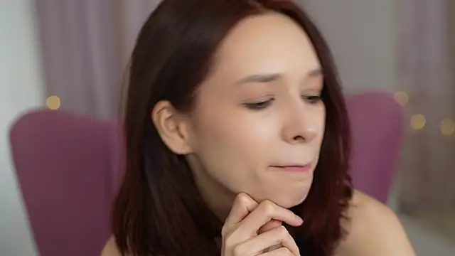 Snapshot of VivianLy_ chatting on 03.13.25 VivianLy  online show from 03.13.25