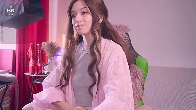 VivianLy  online show from 06.06.26