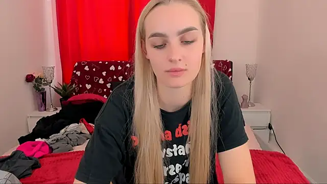 Snapshot of OliviaKisss chatting on 12.02.24 OliviaKisss online show from 12.02.24
