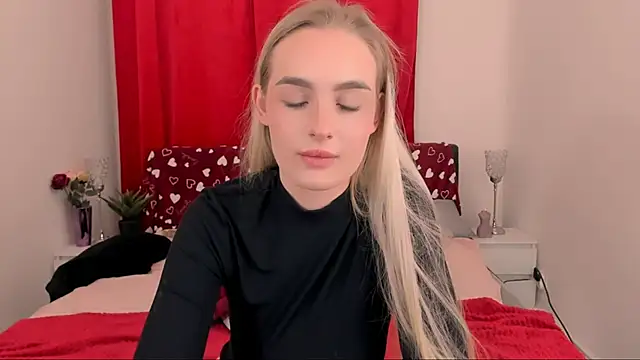 Snapshot of OliviaKisss chatting on 03.20.25 OliviaKisss online show from 03.20.25