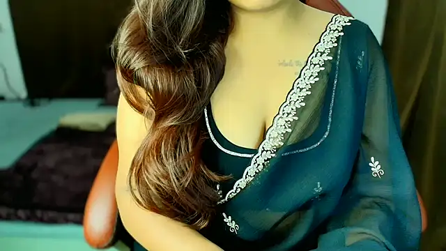 Snapshot of shanayaaa_1 chatting on 11.05.25 shanayaaa 1 online show from 11.05.25