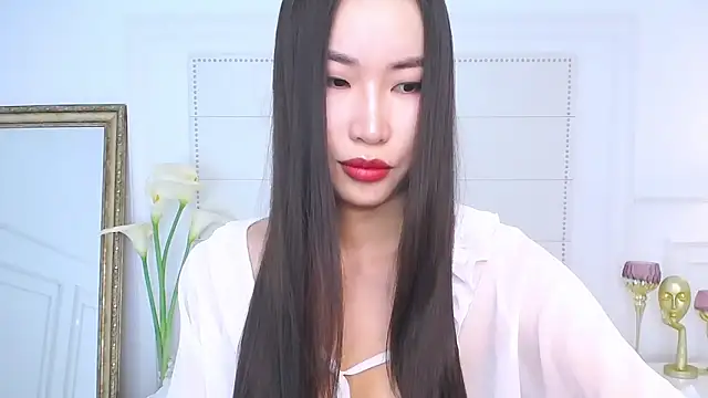 NaomiYuu online show from 12.27.24